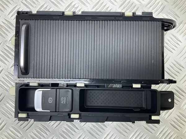 VW Passat B8 Tunnelin säilytystila 3G0862531 image 2