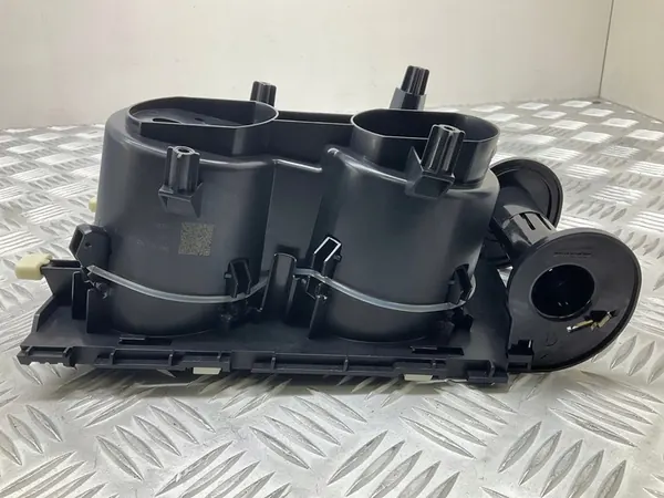 VW Passat B8 Tunnelin säilytystila 3G0862531 image 7