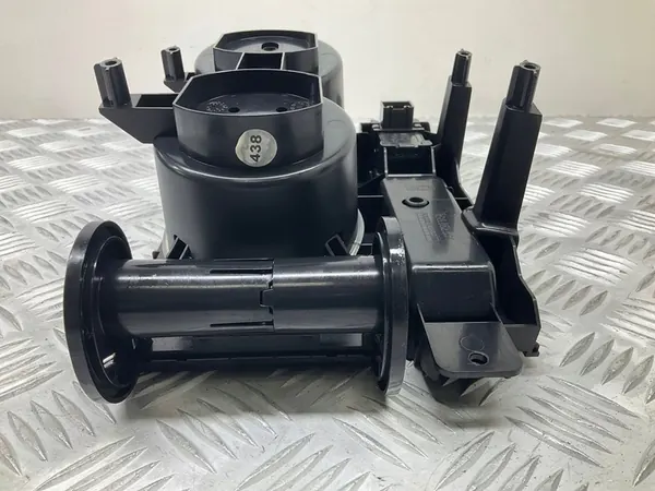 VW Passat B8 Tunnelin säilytystila 3G0862531 image 8