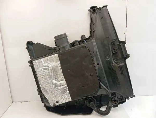 Audi Q7 II luchtfilterkap OEM 4M0133837 image 3