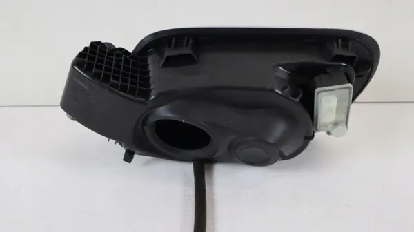 Volvo XC40 bränslelucka OEM 32296804 - Begagnad image 5