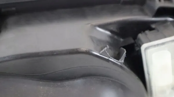 Volvo XC40 bränslelucka OEM 32296804 - Begagnad image 7