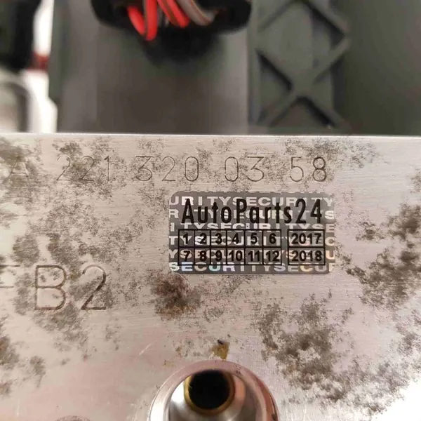 Válvulas ABC Mercedes OEM A2213200358 Usado image 3