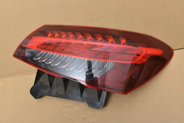 MERCEDES E 213 LIFT SEDAN RECHTER ACHTERLICHT A2139065209 image 3