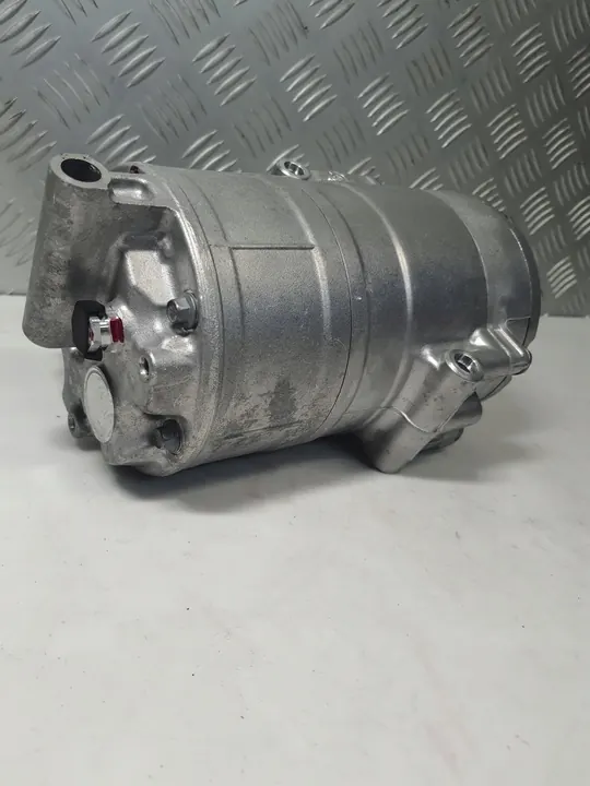 Compresor de Aire Acondicionado Mercedes CLA EQA GLA Clase A A0008302201 image 8