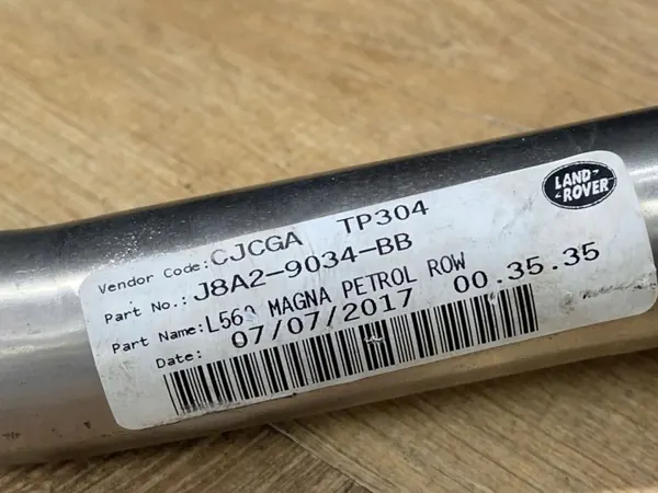 Col de remplissage Range Rover Velar SVA OEM J8A2-9034-BB image 5