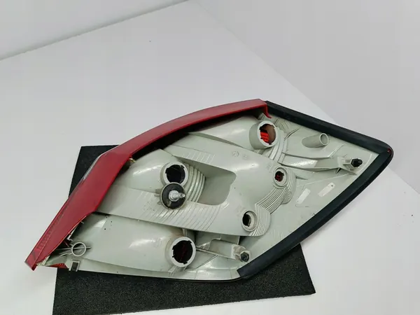 Lámpara trasera izquierda Skoda Fabia II 5J6945095A image 10