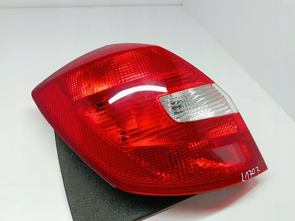 Lámpara trasera izquierda Skoda Fabia II 5J6945095A image 6