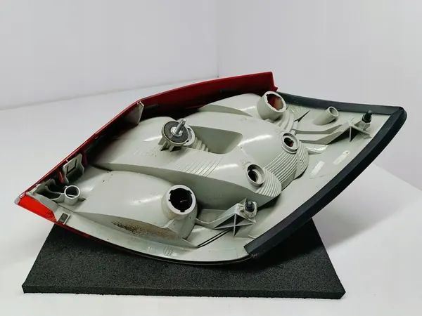 Lámpara trasera izquierda Skoda Fabia II 5J6945095A image 9