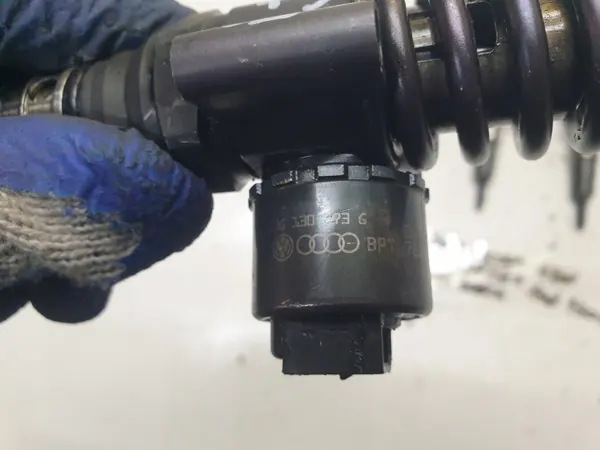 Einspritzdüse OEM 03G130073G+ für VW Audi Skoda 2.0 TDI image 4