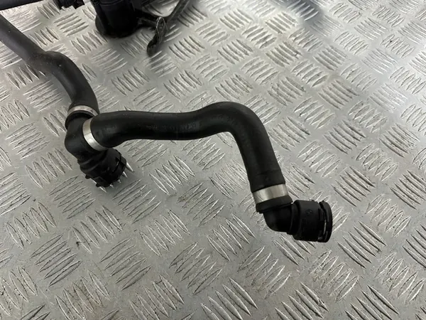 BMW 1 F20 F21 1.6 Turbo Vattenpump 7629918 image 2