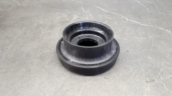 Mercedes Vito W638 Stötdämpare Fäste A6389810120 image 3