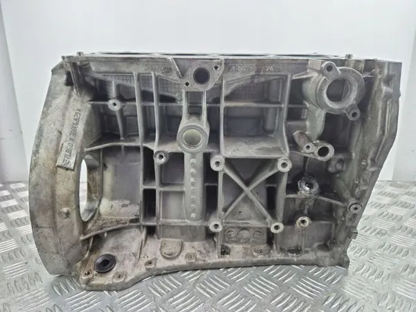Bloc Moteur Mercedes OEM R2710107405 pour E200 CGI image 3