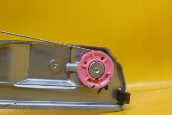 Mecanismo de Elevador de Janela Esquerdo Dianteiro Peugeot 208 I OEM image 4