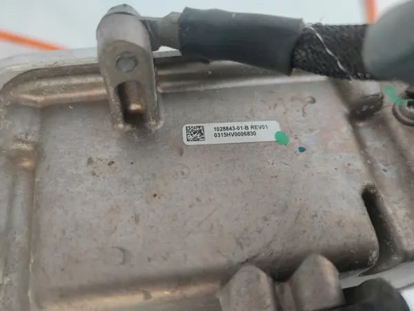 Boîte de jonction régulateur Tesla Model S OEM 102884301B image 7