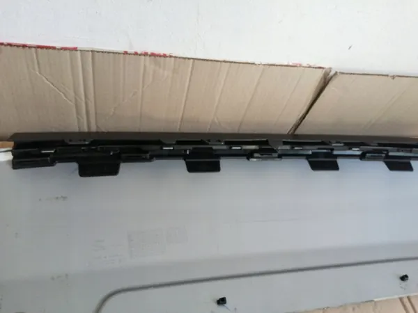 Jaguar E-Pace stötfångarlist OEM J9C3-17F011-A Begagnad image 6