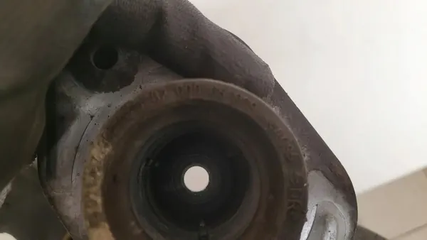 Cojín de montaje de motor Opel Vivaro A 2.5 DCI OEM image 4