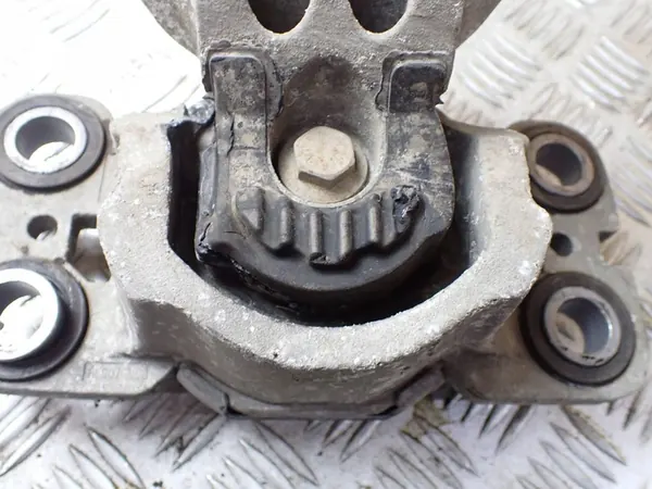 VOLVO MOTORSTEUN 31401308 image 4