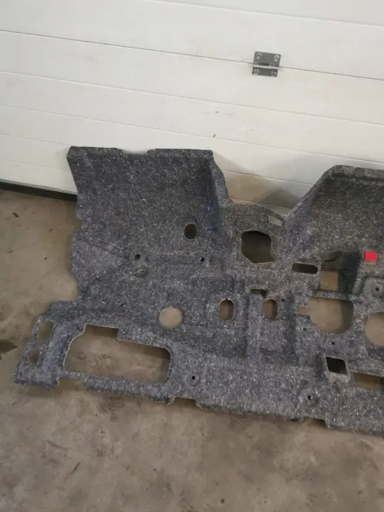 Isolamento de antepara Hyundai Kona OEM 84120-J9100 image 3