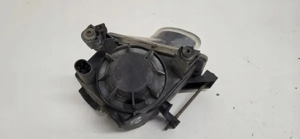 OEM 13101745 Etu-oikea sumuvalo Opel Vectra C:lle image 4