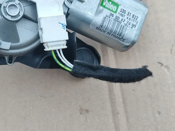 PEUGEOT 3008 Heckwischermotor und Arm 9680477480 image 3