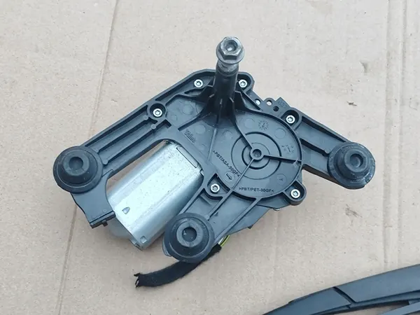 PEUGEOT 3008 Heckwischermotor und Arm 9680477480 image 7