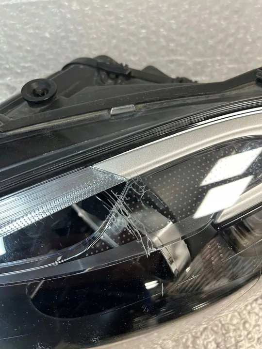 Vasen Ajovalaisin Volvo V40 2012-2019 OEM 31420003 image 2