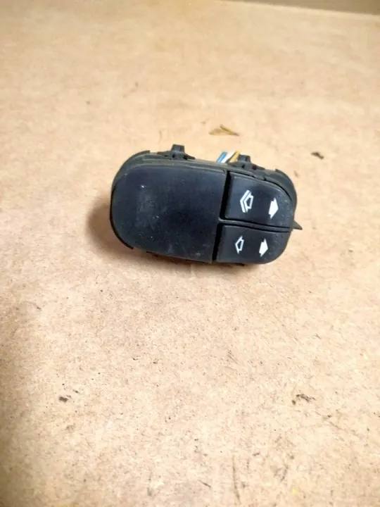 FORD FOCUS MK1 I Raam Schakelaar 7S4T14529AA image 2