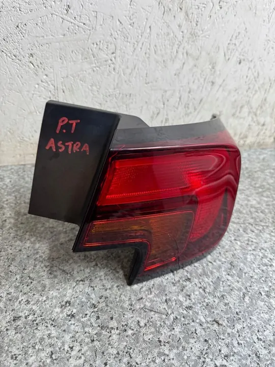 Luz trasera derecha Astra K 2015-2022 image 10