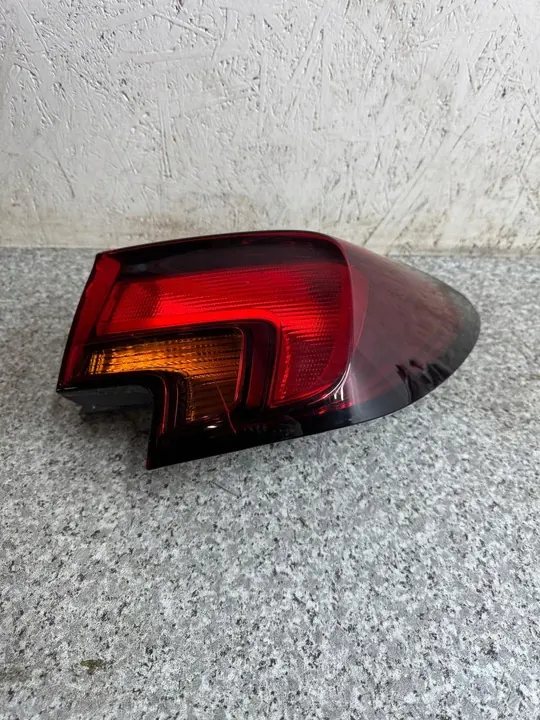 Luz trasera derecha Astra K 2015-2022 image 9