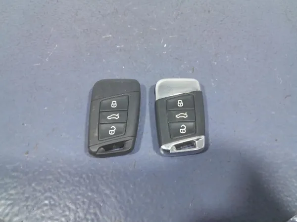 Skoda Superb III oven lukkosylinteri OEM 3V0959752H image 4