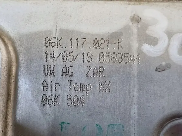 Volkswagen OE 06K117021K Ölkühler image 2