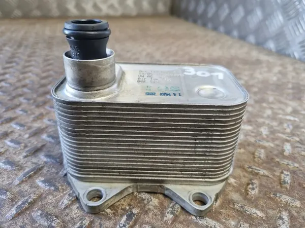 Volkswagen OE 06K117021K Ölkühler image 3