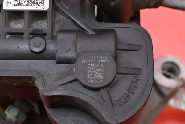 Linker Hinterer Bremssattel VW Passat B8 3Q0615405M image 10