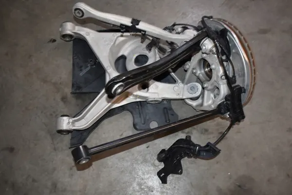 Suspensión trasera derecha OEM A0009059413 Mercedes X167 image 7