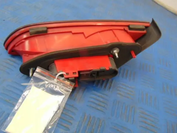 Lâmpada Porta-Malas Alfa Romeo 159 Esquerda OEM F939298002 image 4