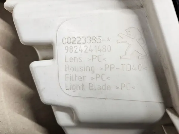 FARO DE NEBLINA LED DRL ESQUERDO PEUGEOT 208 II 2008 image 4