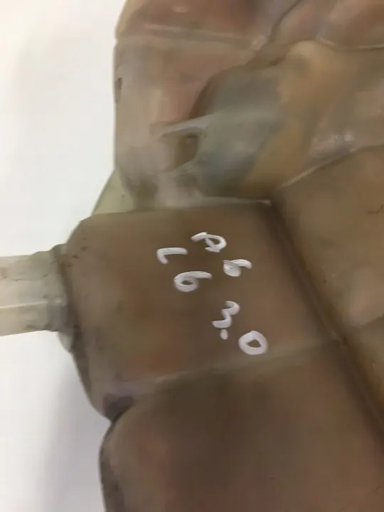 Kylvätskereservoir Audi A6 C6 4F0121403B image 6