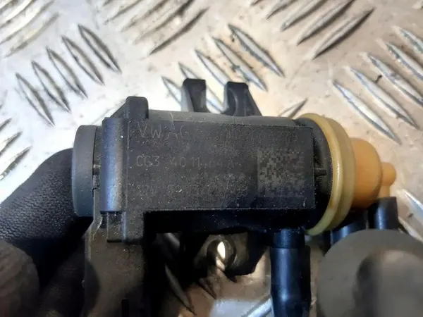 Vanne de vide VW JETTA III 2.0L Diesel 2015 1N0906627B image 4