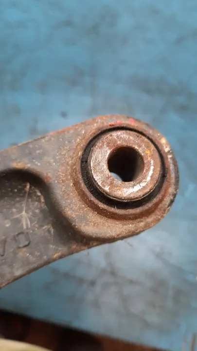 Braccio di Controllo Posteriore Destro Volvo XC70 image 3