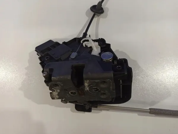 VOLVO XC60 Rechte Vordertürschloss 08- image 2