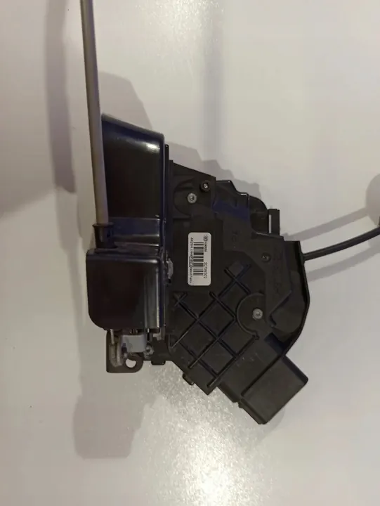 VOLVO XC60 Rechte Vordertürschloss 08- image 4