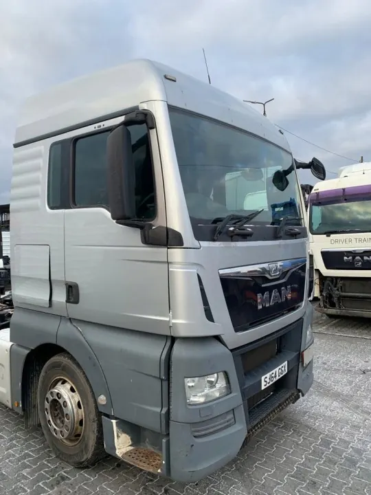 Estrutura de cabine dormitório MAN TGX - Peça OEM usada image 5