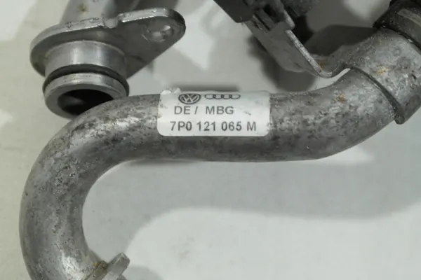 VW Audi Porsche 3.0 TDI Vesiputki 7P6121070AJ image 3