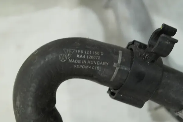 VW Audi Porsche 3.0 TDI Vesiputki 7P6121070AJ image 6