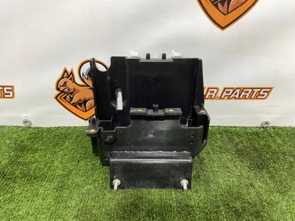 Oikea kuormanostotuki OEM M8E2454A20AE Range Rover L460 image 2