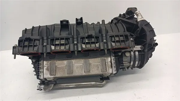 Inlaatspruitstuk intercooler Mercedes CLS 500 4.7 V8 image 8