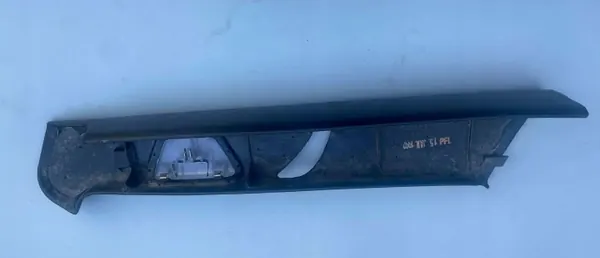 Cobertura pilar C esquerda Mercedes-Benz E W124 OEM 1246921189 image 3