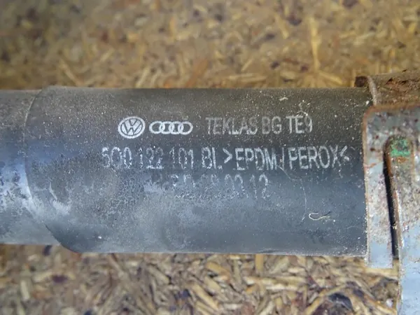 AUDI A3 8V Vesisuuttimet 5Q0122449C 5Q0122101BL image 7