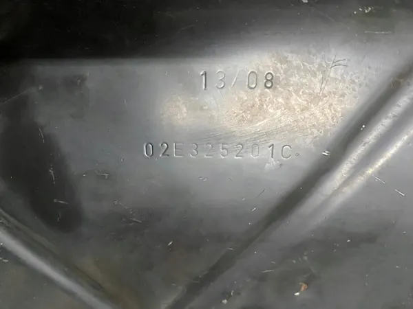 2008 Volkswagen PASSAT B6 Panela de óleo de transmissão 02E325201C image 3